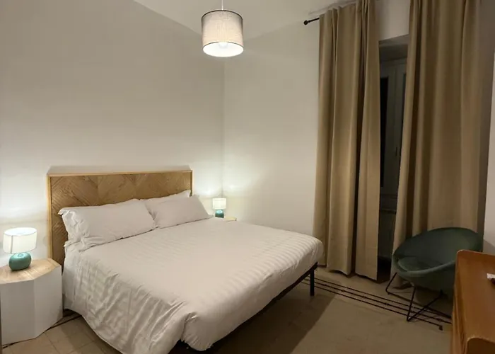 Pietra Apartment,colosseo *
